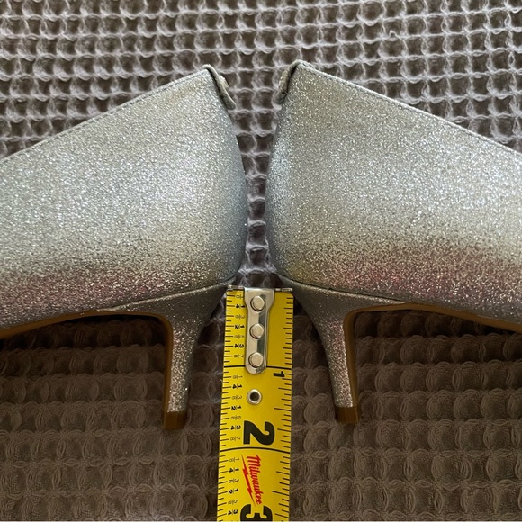 Michael Michael Kors Kitten Pump heel Silver Glitter - Picture 4 of 9